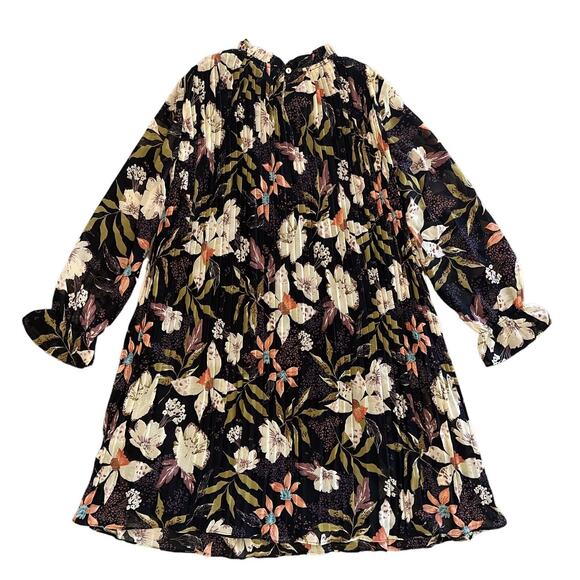 NWT Six Feathers Boutique Illa Illa Black Floral Pleated Swing Dress Size Small - Picture 4 of 12